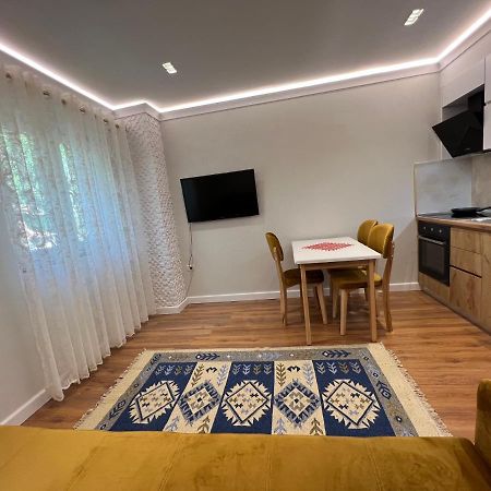 Chestnut Yard Villa Tirana Buitenkant foto